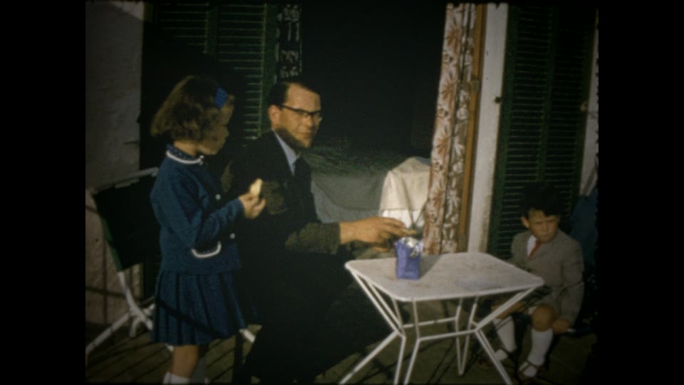 1. Il proiettore riparato parte
